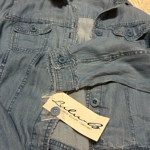 NWT Lulu-B Lightweight Blue Jean Shacket - Picture 2 of 4
